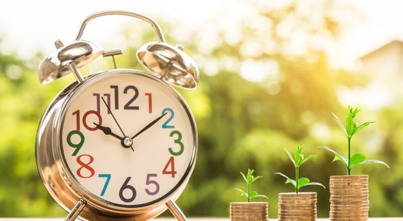 clock, money, growth-2696234.jpg