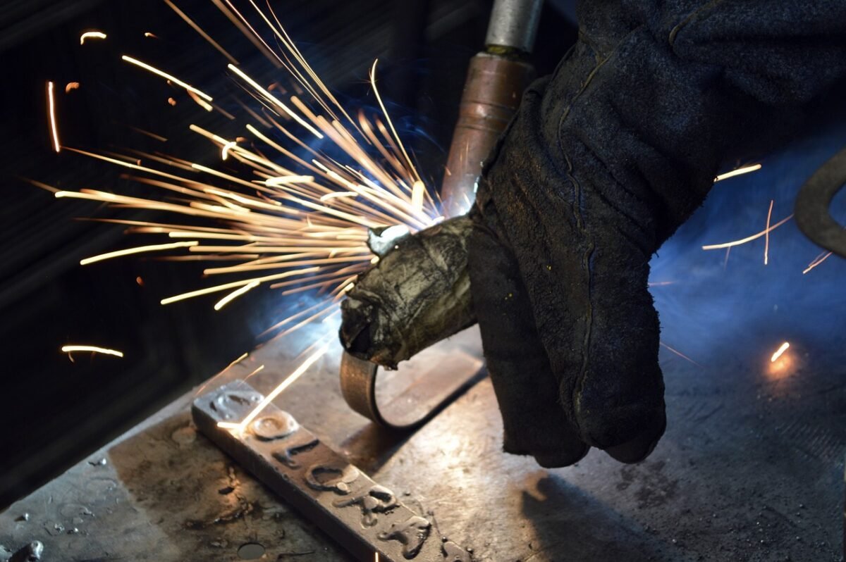 metallurgy, welder, welding-2104646.jpg