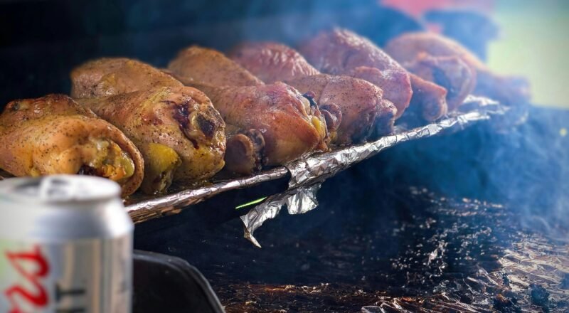 Delicious grilled chicken with beer, perfect for summer BBQs.