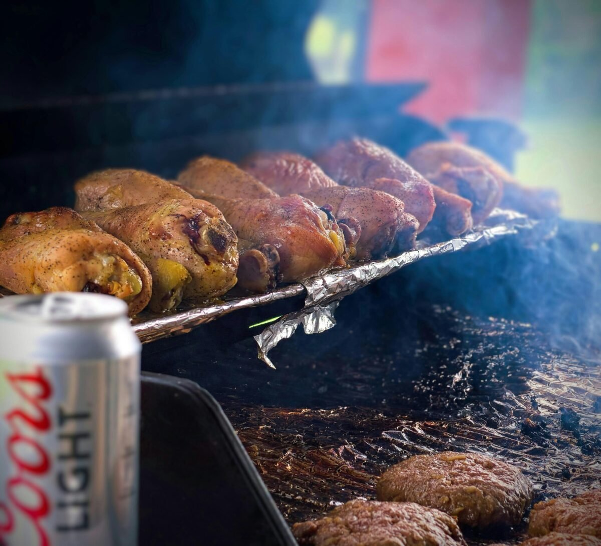 Delicious grilled chicken with beer, perfect for summer BBQs.