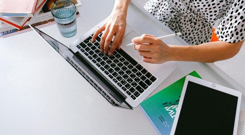 7 Maneiras de Empreender de Casa e Ganhar Dinheiro Começando Agora!